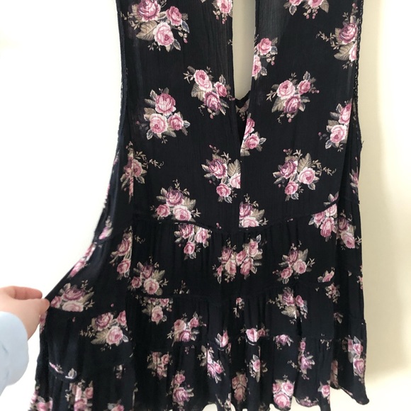 Floral printed v-neck blouse - Picture 3 of 5